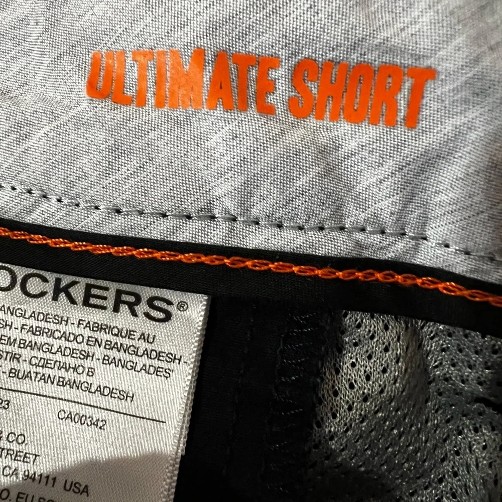 Dockers Ultimate Shorts size 34